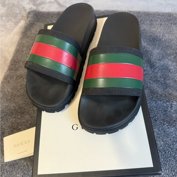 Authentic Gucci slides - w/ original box - Picture 6 of 8